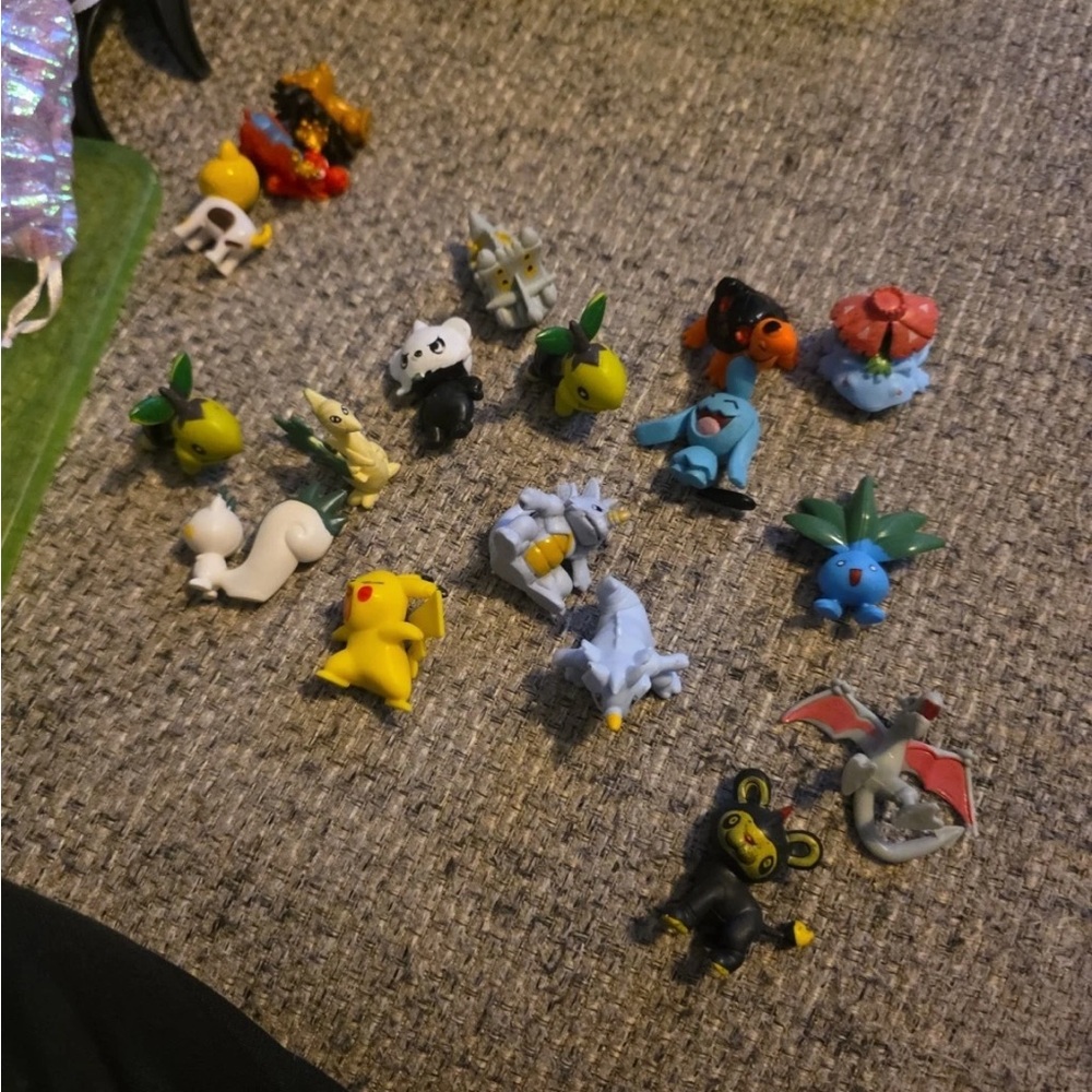 Lot Of Vintage RL Pokémon Figures